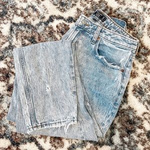 Abercrombie High Rise Curve Love Mom Jean Size 30